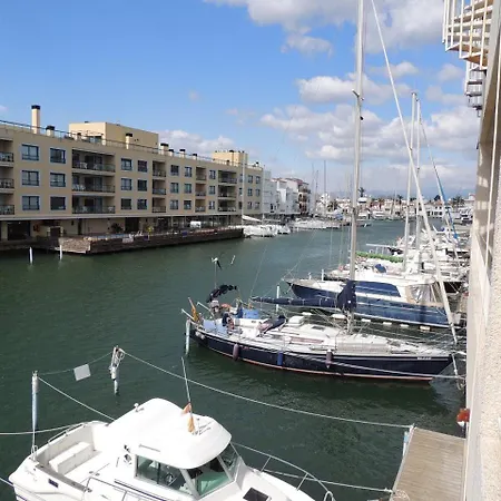 Star Port Moxo * Empuriabrava